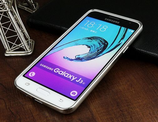 Силиконовый (TPU) чехол Deexe Glossy Border для Samsung Galaxy J3 2016 (J320) - Silver