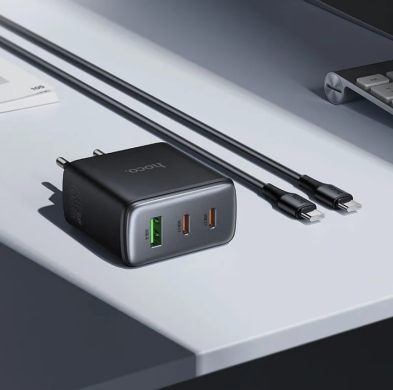 Сетевое зарядное устройство Hoco C160A GaN 65W + QC3.0 (2Type-C + USB) + кабель Type-C to Type-C - Black