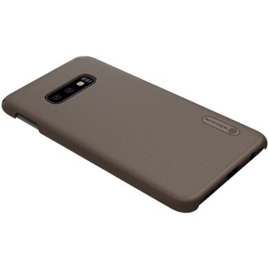 Пластиковый чехол NILLKIN Frosted Shield для Samsung Galaxy S10e - Brown