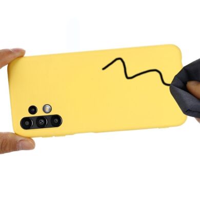 Защитный чехол Deexe Silicone Case для Samsung Galaxy A13 (А135) - Yellow