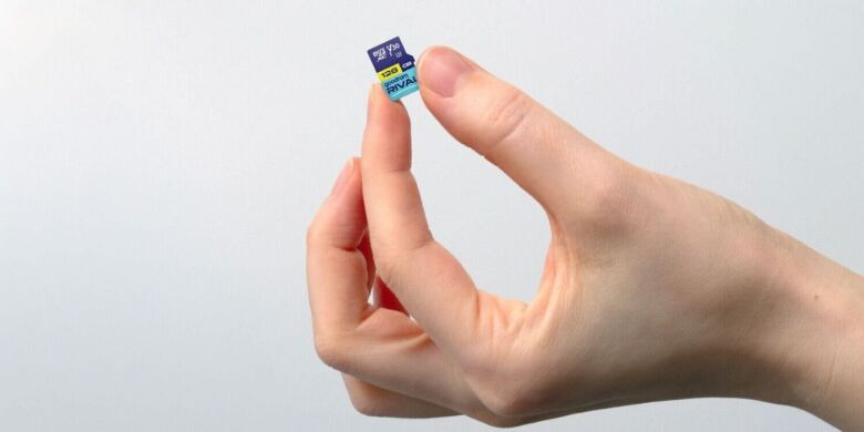 Карта памяти GOODRAM MicroSDXC Rival 128GB V30 UHS I U3 R100 + адаптер (GGSM3AA-1280R12)