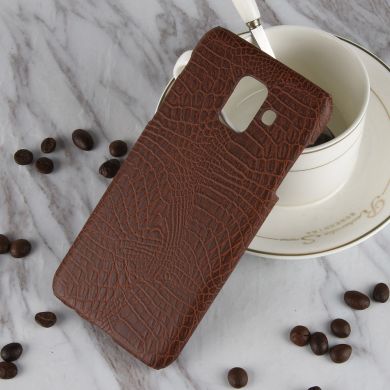 Пластиковый чехол Deexe Croco Style для Samsung Galaxy A6 2018 (A600) - Brown